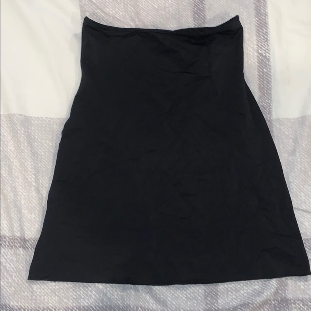Spanxs black skirt slip